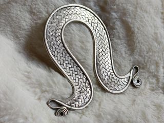 Plata tailandesa colgante artesanal