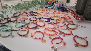 Pulseras hechas a mano