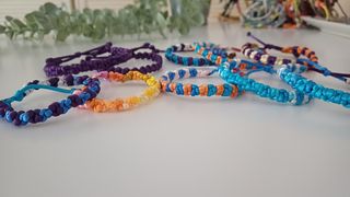 Pulseras hechas a mano