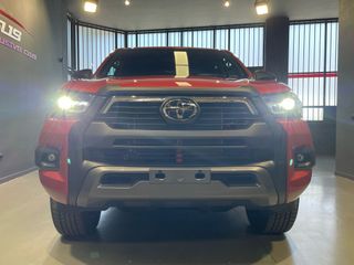 TOYOTA Hilux 2.8 D4D C. Doble Invincible AT