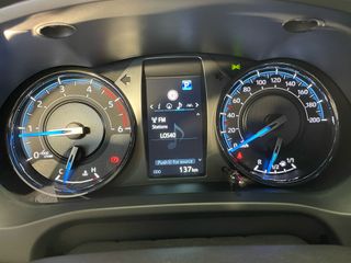 TOYOTA Hilux 2.8 D4D C. Doble Invincible AT