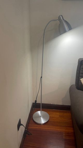 Lampara de pie de Ikea