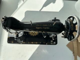 ANTIGUA MAQUINA DE COSER-SIGMA- (MOD:A107-1)