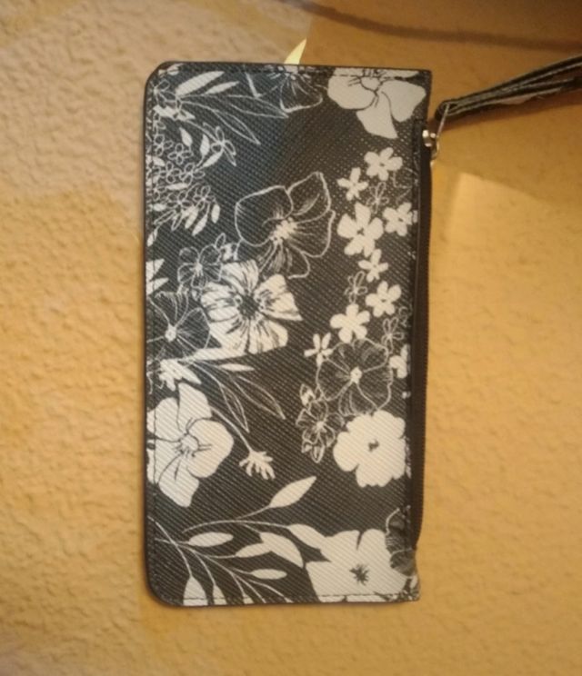 Pendientes más portamonedas