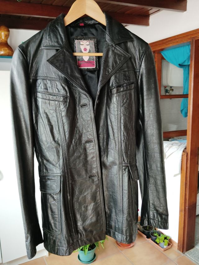 Chaqueta de piel vintage hasta la cadera.Un clásic
