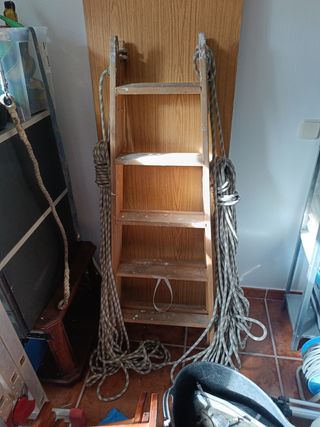 Lote de escaleras de madera profesionales