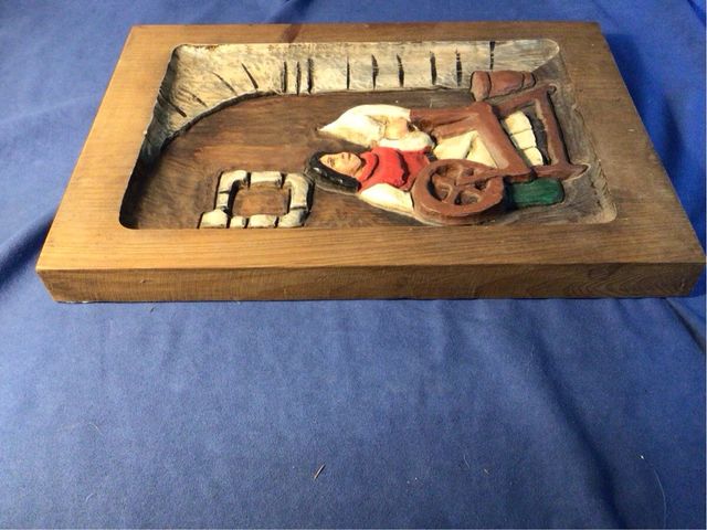 Talla de madera policromada hilanderas