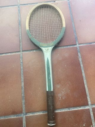 Raqueta de tenis clásica