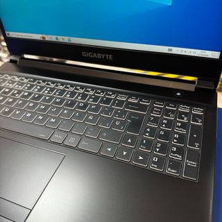 PORTATIL GIGABYTE 