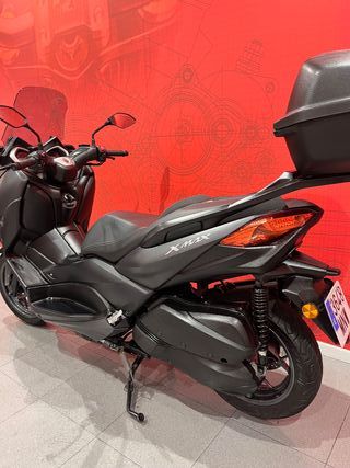 YAMAHA X-MAX 300 ABS