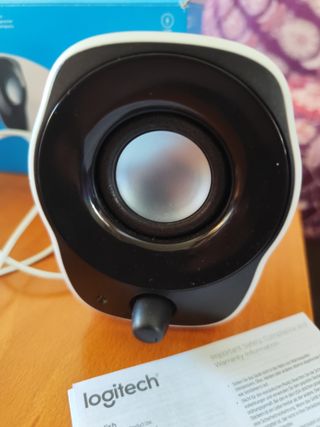 Altavoces estéreo compactos