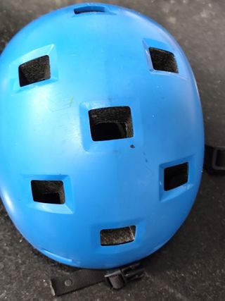Casco patinaje 