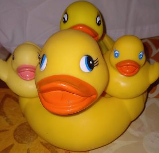 Juguete Familia de PATITOS 4 de GOMA.
