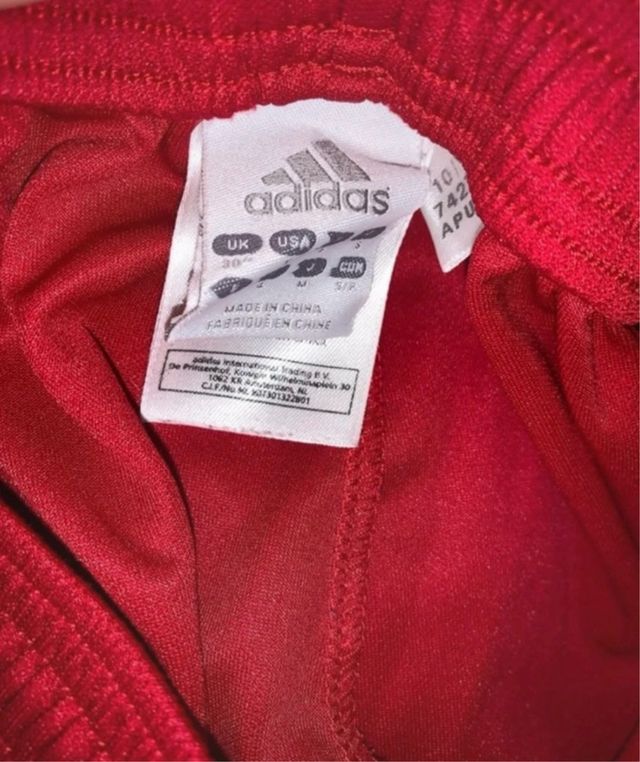 Pantalón corto rojo Adidas