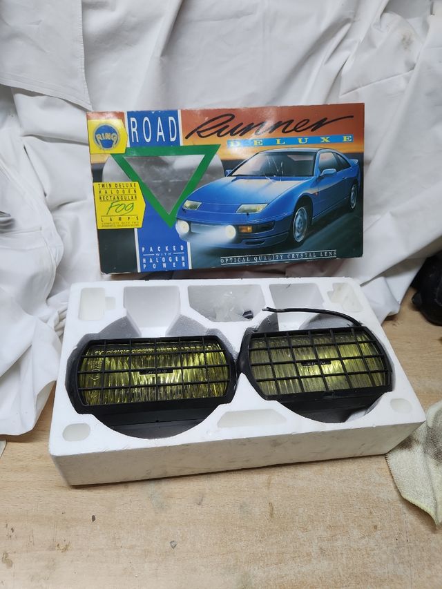 FARI ALOGENI PER AUTO UNIVERSALI AD ANELLO