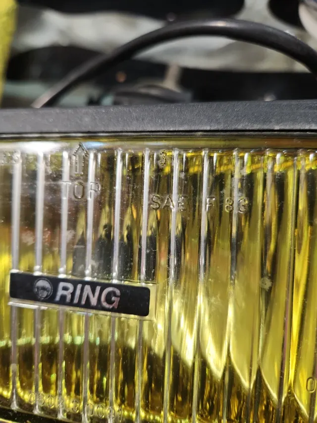 FARI ALOGENI PER AUTO UNIVERSALI AD ANELLO