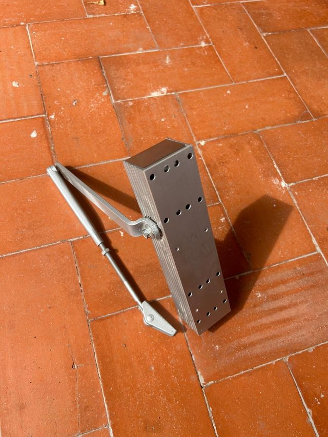 Cierra puerta ECO Newton