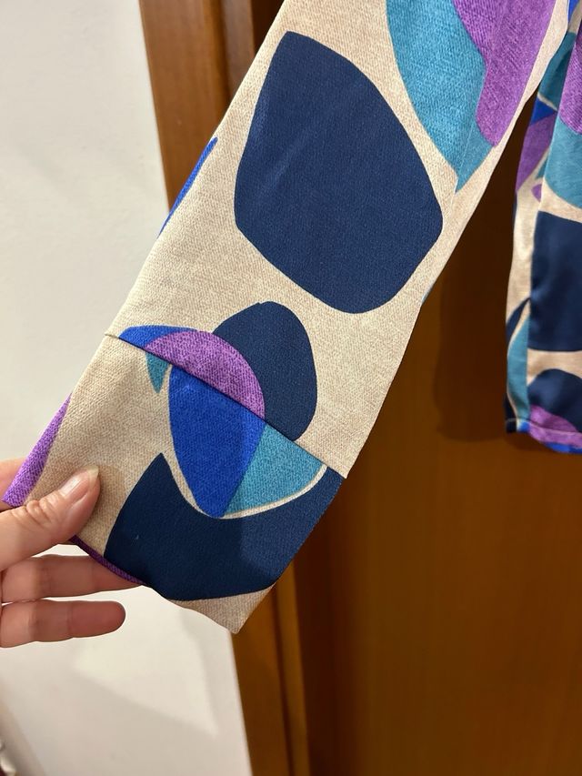 Kiabi blusa satinata look grometrico