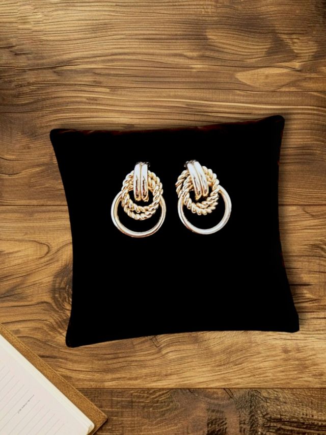 Orecchini alta bigiotteria dorati anni '80