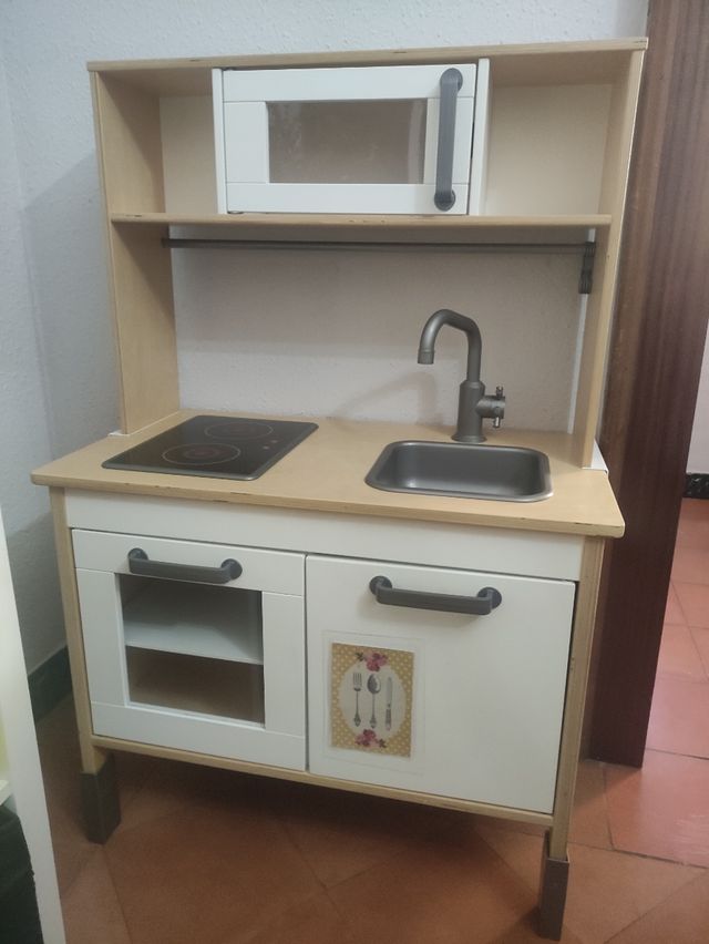 Cocina infantil Ikea + accesorios