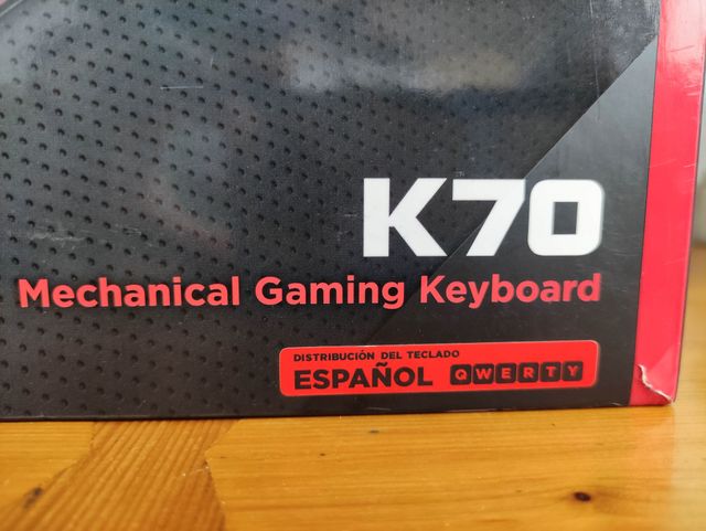 Teclado Mecánico Corsair K70 RGB - ¡Perfecto Estad