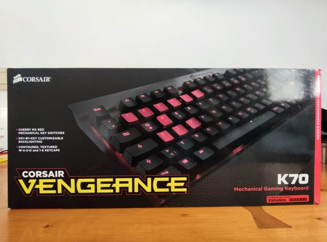 Teclado Mecánico Corsair K70 RGB - ¡Perfecto Estad