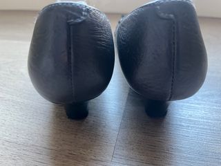 Zapatos tacón bajo marca Lodi