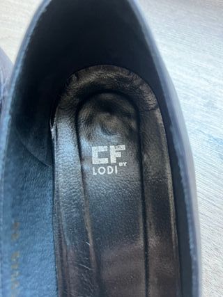 Zapatos tacón bajo marca Lodi