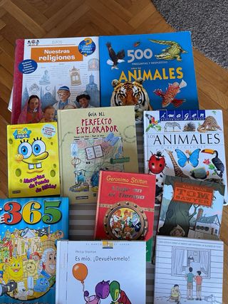 Multitud de libros en ingles, español y catalan