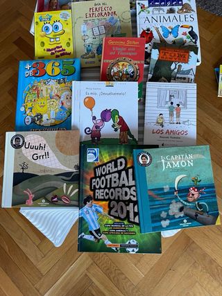 Multitud de libros en ingles, español y catalan