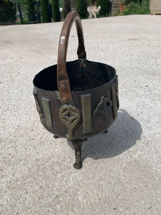 Calderone di rame antico e decorato 