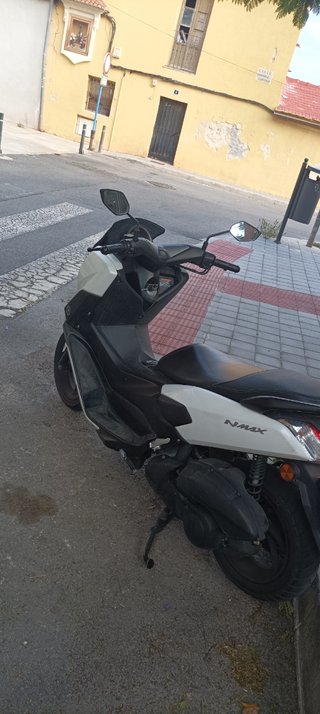 YAMAHA NMAX 125