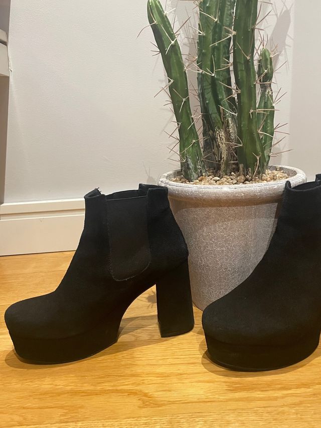 Botines de ante negros de Nicoli