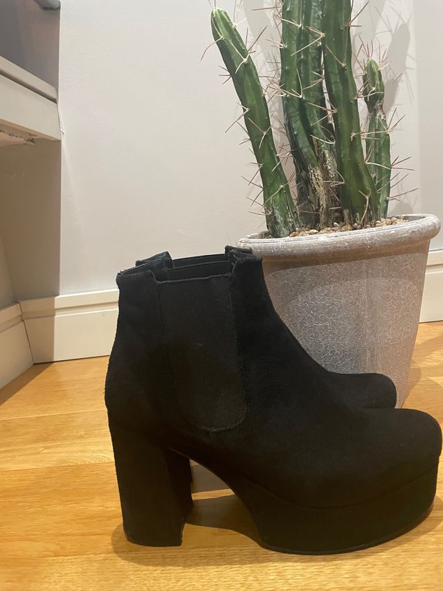 Botines de ante negros de Nicoli