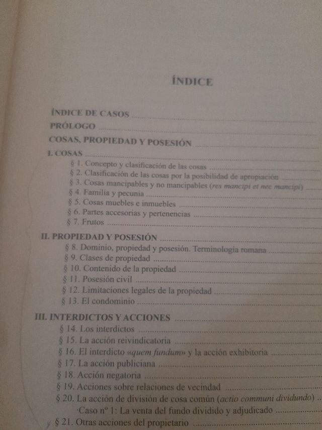 Instituciones y casos de derecho romano