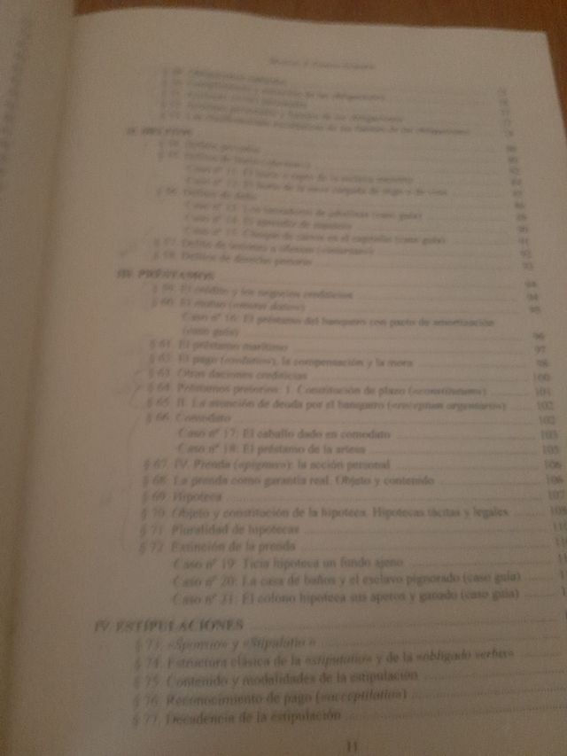 Instituciones y casos de derecho romano