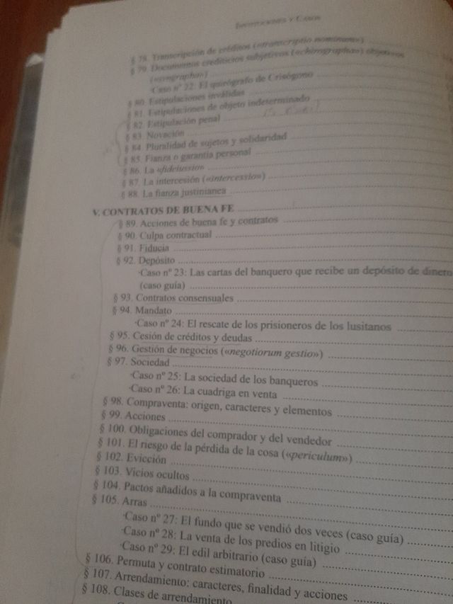 Instituciones y casos de derecho romano