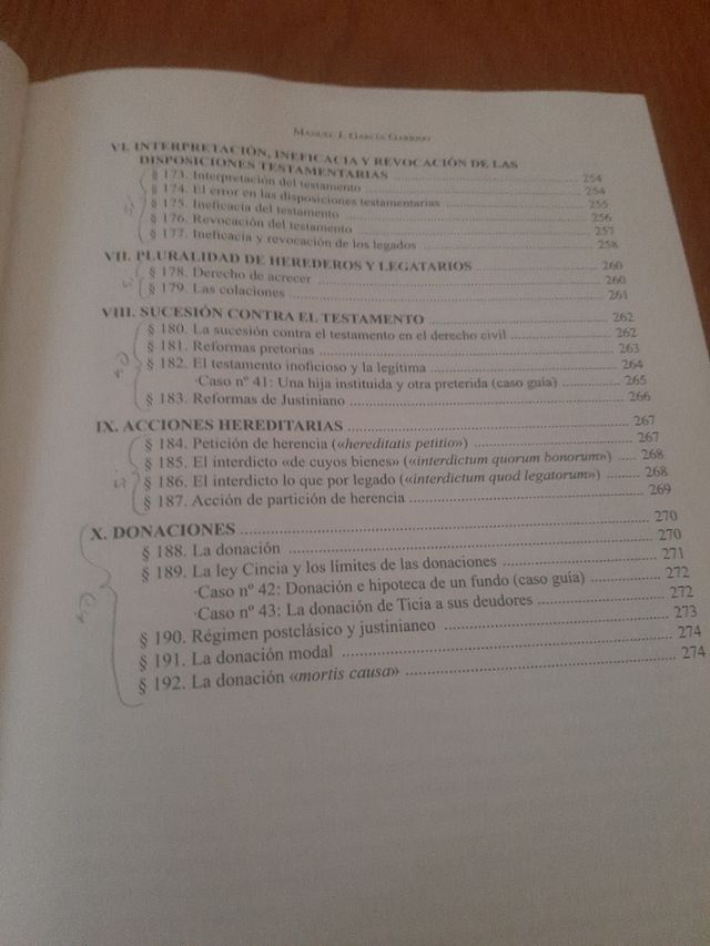 Instituciones y casos de derecho romano