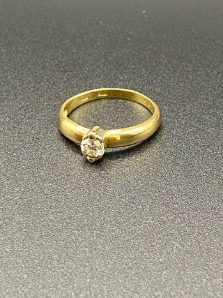 Ref# 1.120 anillo de oro 18k