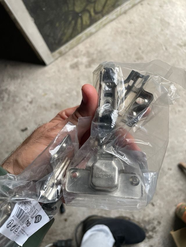 Visagra puerta armario alacena