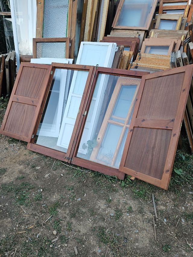 Ventana mallorquina de madera