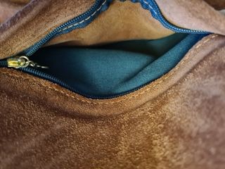 Bolso Piero ante marrón tipo saco.