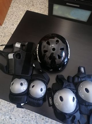 Set accessori protezioni pattini Roces