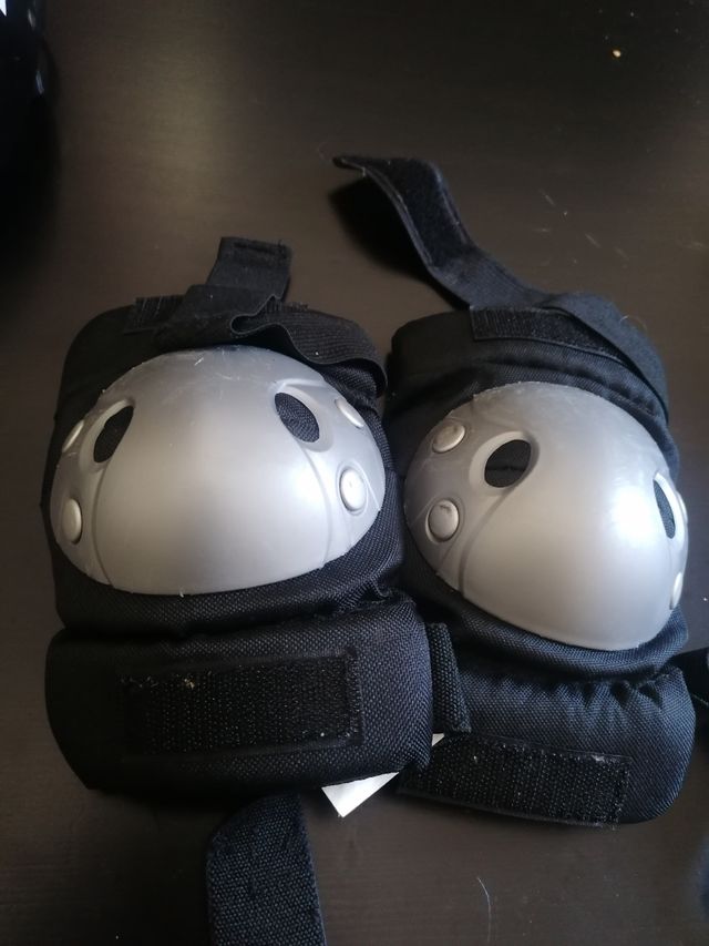 Set accessori protezioni pattini Roces