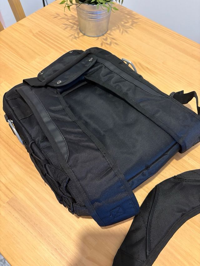 Mochila bandolera negra nueva multibolsillos