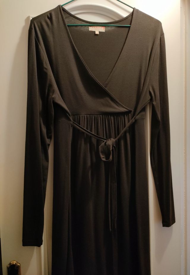 Vestido manga larga de punto.