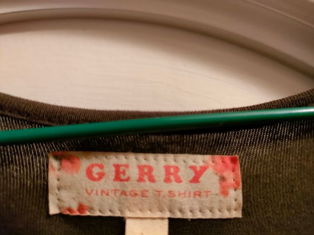 Vestido manga larga de punto.