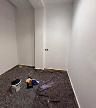 EMPAPELADOR Y PINTURA 697983856
