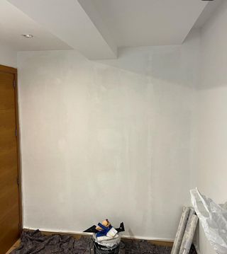 EMPAPELADOR Y PINTURA 697983856