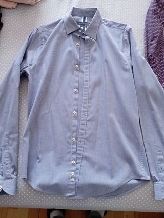 4 camisas como nuevas
